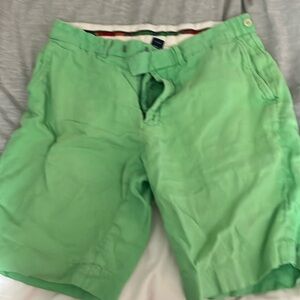 Really nice linen shorts with a subtle herringbone weave.